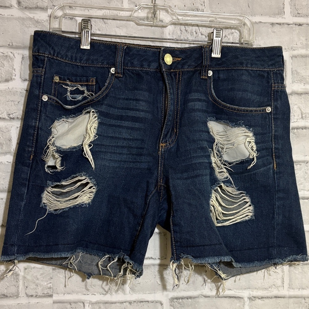Garage Distressed Denim Shorts- measurements suggest size 8